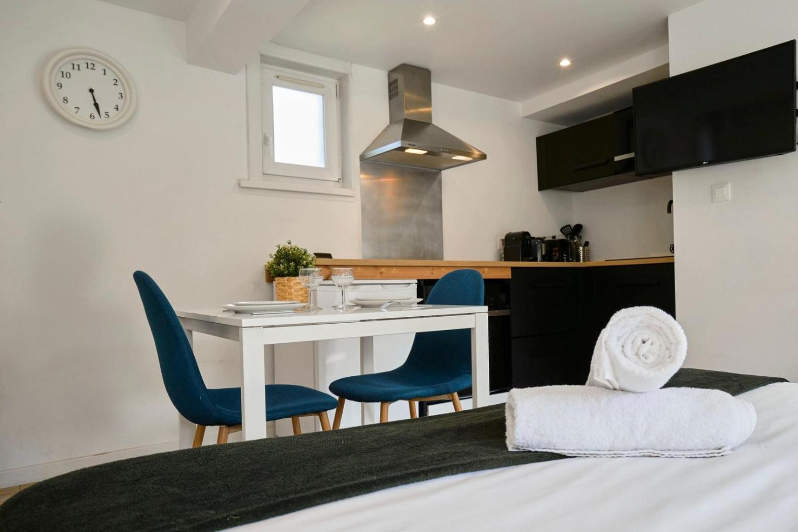Lille Hypercentre Gares - Small Suite Экстерьер фото
