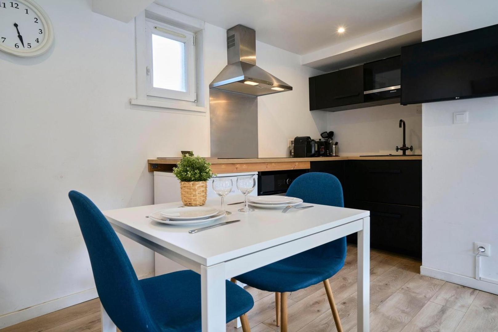 Lille Hypercentre Gares - Small Suite Экстерьер фото