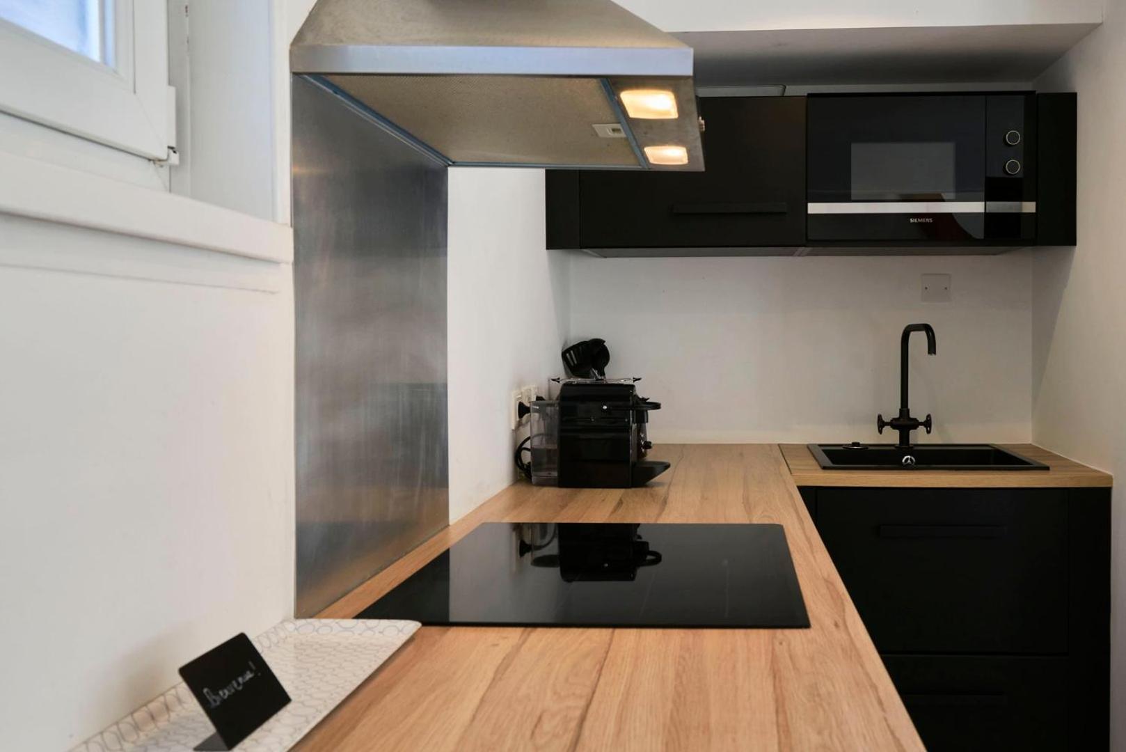 Lille Hypercentre Gares - Small Suite Экстерьер фото